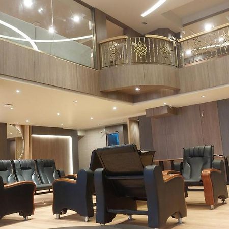 Hotel Grand Galaxy Янгон Экстерьер фото