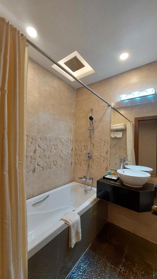 Hotel Grand Galaxy Янгон Экстерьер фото