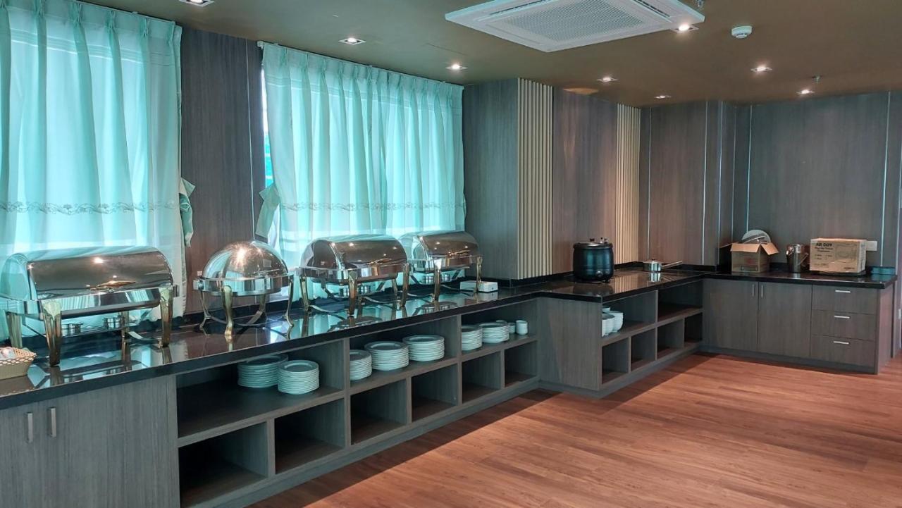 Hotel Grand Galaxy Янгон Экстерьер фото
