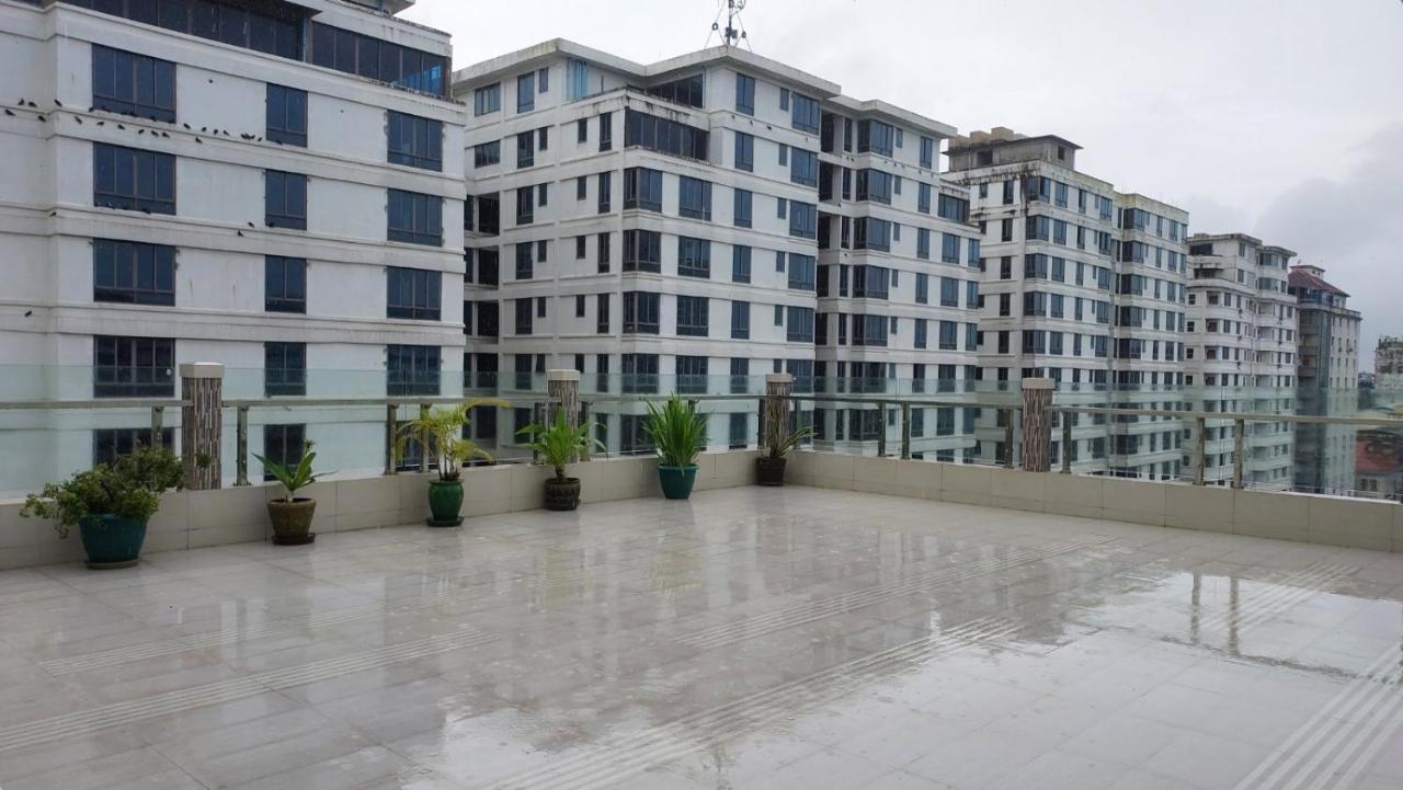 Hotel Grand Galaxy Янгон Экстерьер фото