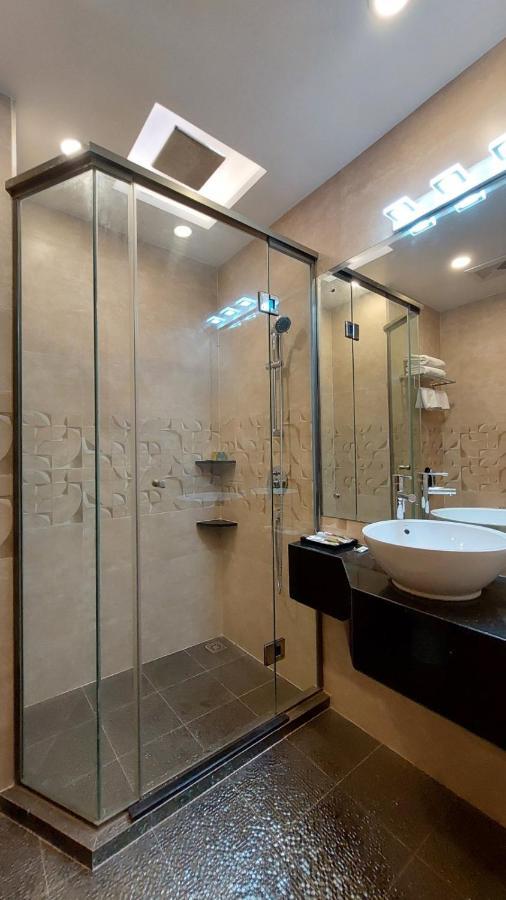 Hotel Grand Galaxy Янгон Экстерьер фото
