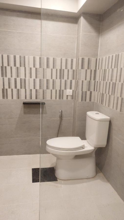 Hotel Grand Galaxy Янгон Экстерьер фото